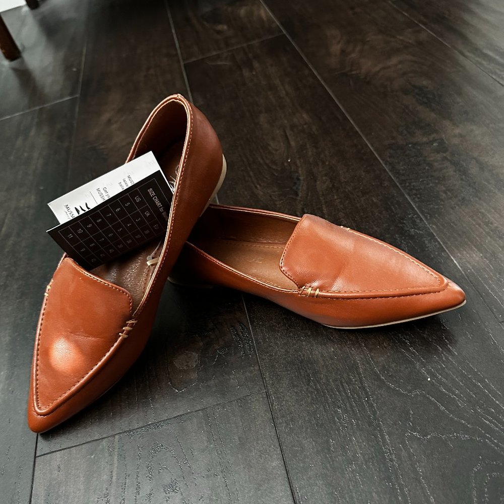 Camel Loafers, Size 6, NEVER WORN, Tags On
